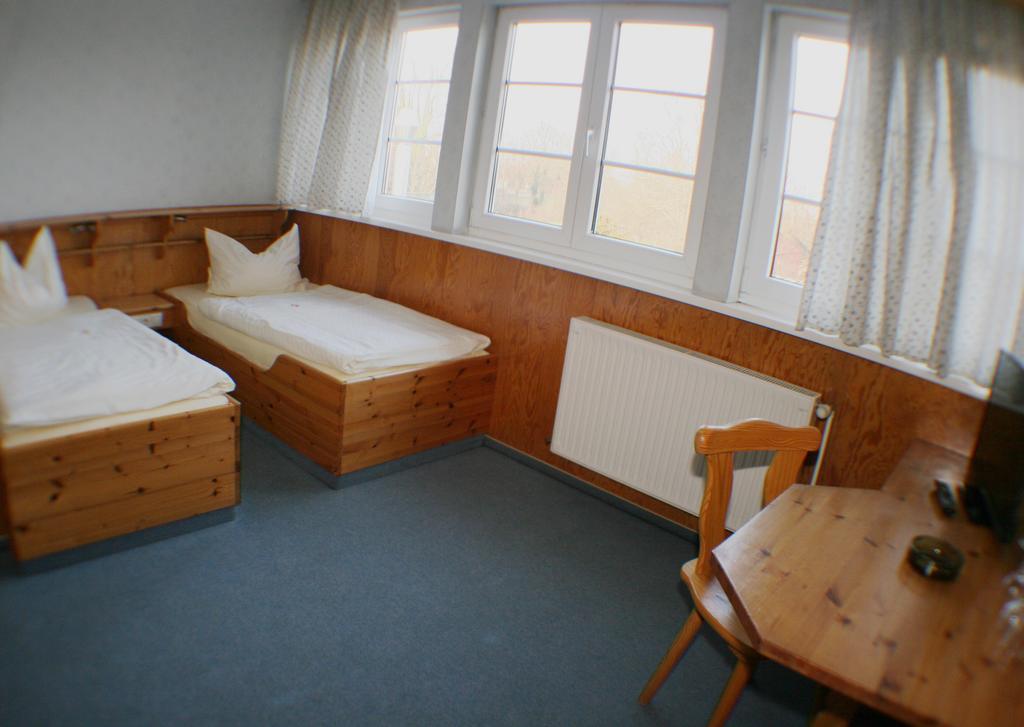 Landgasthof Zur Krummen Linde Hotel Stolpe  Bilik gambar